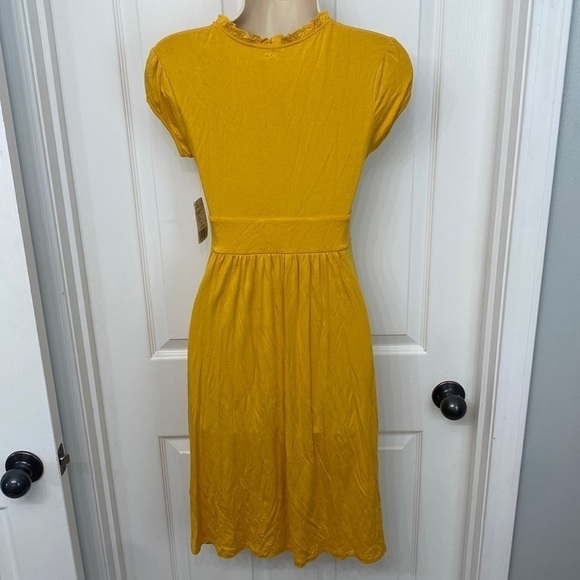 🆕 Forever 21 Short Sleeve Yellow Dress Small - Picture 7 of 10